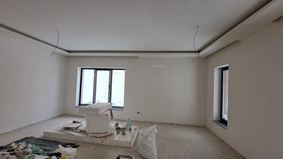 Casă cu 5 camere cu Teren 80 Mp în Bucureștii Noi