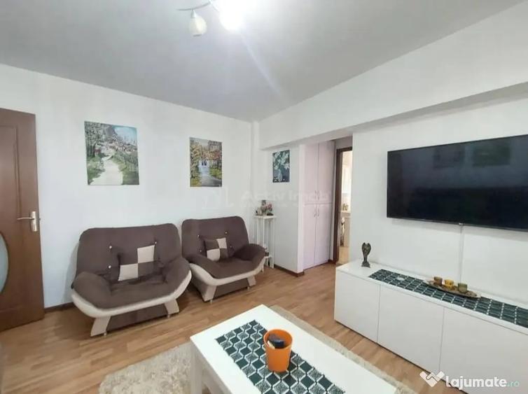 Apartament cu 3 camere semidecomandat în Ultracentral