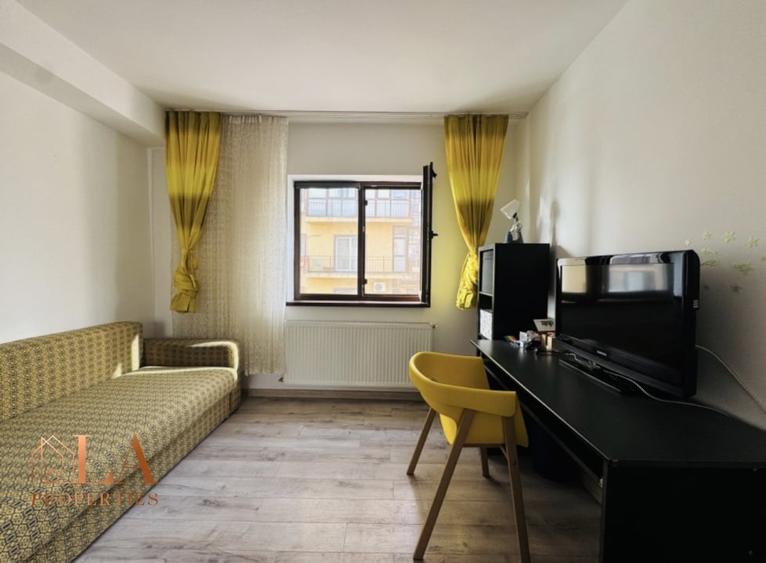 Apartament cu 3 camere semidecomandat în Chiajna