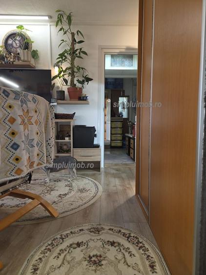 Apartament cu 3 camere decomandat, mobilat în Brâncoveanu
