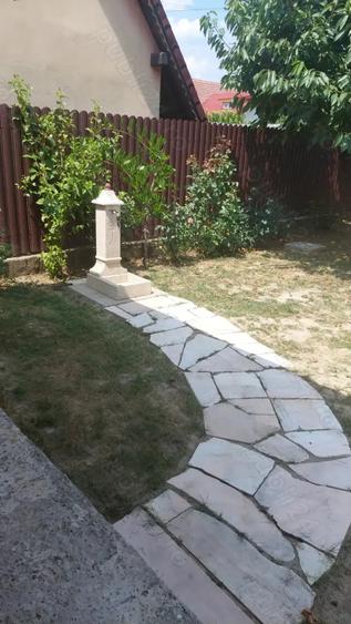 Casă cu 4 camere cu Teren 1000 Mp în Central