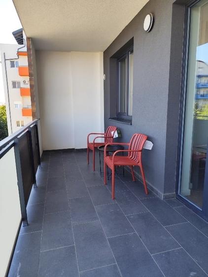 Apartament cu 2 camere semidecomandat, mobilat în Torontalului