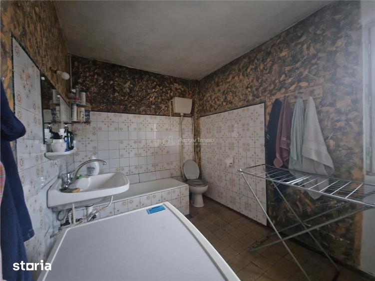 Casă cu 5 camere cu Teren 430 Mp în Central