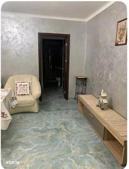 Apartament cu 3 camere decomandat, mobilat în Ultracentral