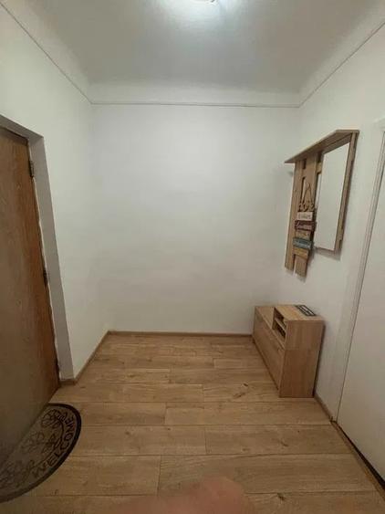 Apartament cu 3 camere, mobilat în P-ța Romană