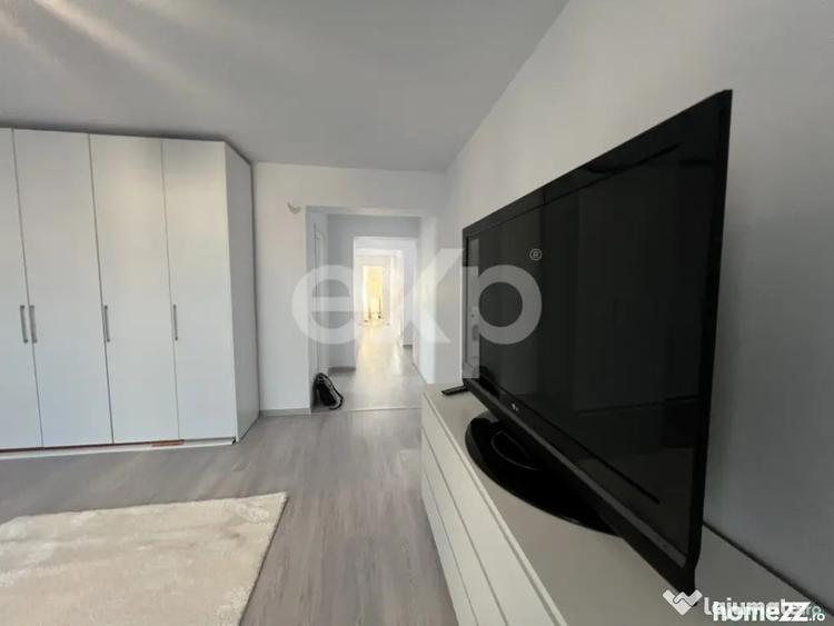 Apartament cu 3 camere decomandat în Titan