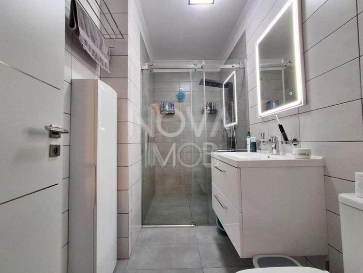 Apartament cu 3 camere decomandat, mobilat în Lazaret