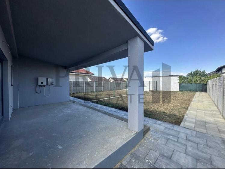 Duplex cu 4 camere cu Canalizare în Moșnița Nouă