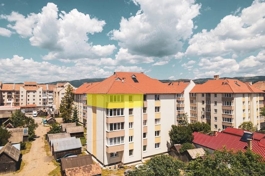 Apartament cu 4 camere decomandat în Central