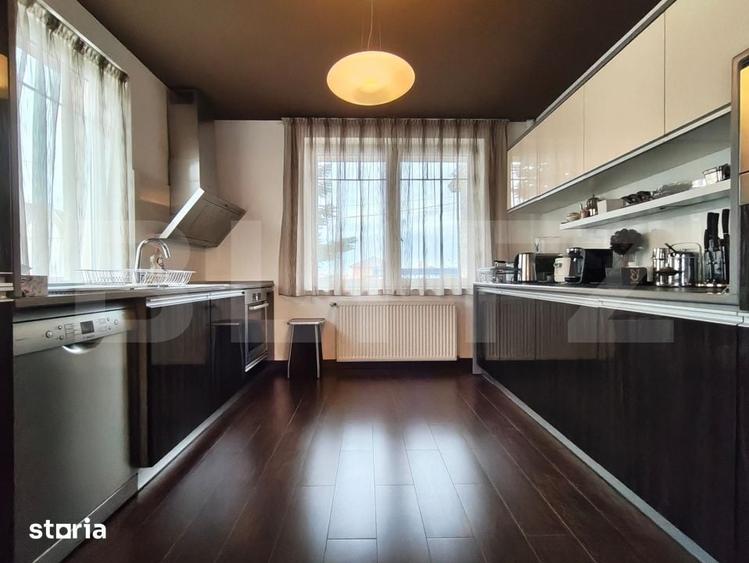 Casă cu 6 camere cu Teren 800 Mp în Sânmartin