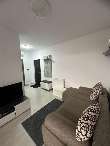 Apartament cu 2 camere semidecomandat în Valea Adâncă