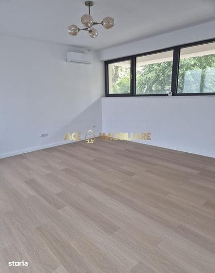 Casă cu 4 camere în Tineretului