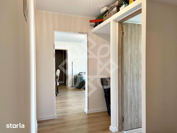 Apartament cu 3 camere semidecomandat în Rogerius