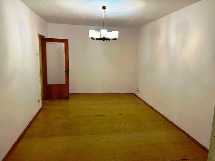 Apartament cu 3 camere decomandat, mobilat în Giurgiului