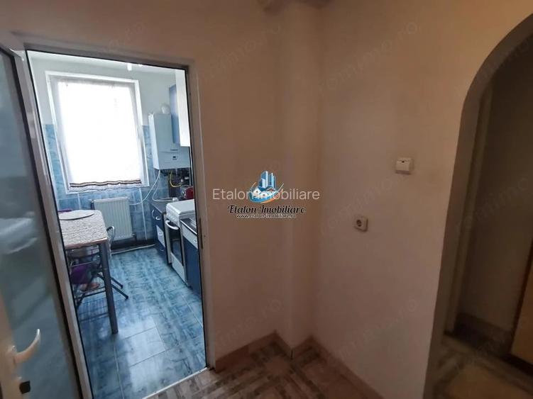Apartament 3 camere, etaj 4, pod, Calea Romanului