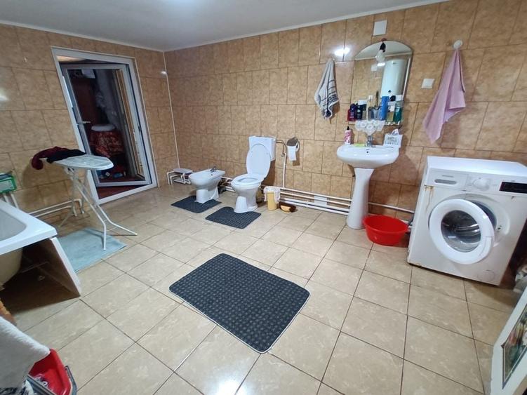 Casă cu 4 camere în Fântânele