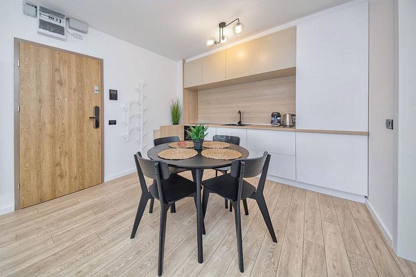 Apartament cu 2 camere decomandat, mobilat în Poiana Brașov