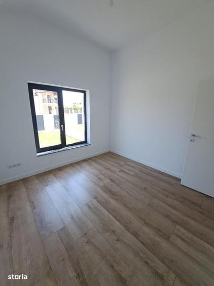 Casă cu 3 camere cu Teren 474 Mp în Micești