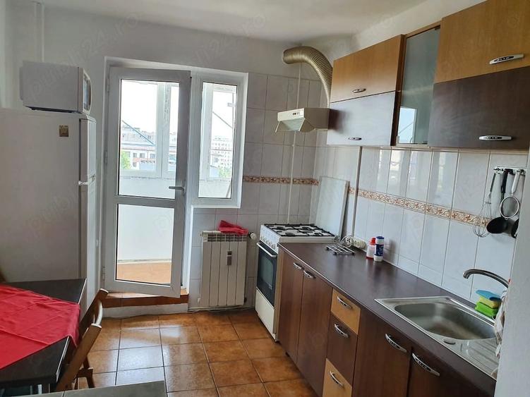 Apartament cu 3 camere decomandat în Dristor