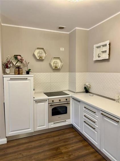 Apartament cu 3 camere decomandat, mobilat în Răcădău