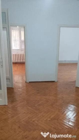 Apartament cu 3 camere decomandat în Universitate
