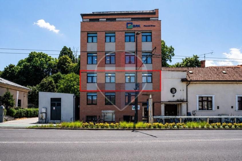 Birou, de 132.89999389648 mp, în Semicentral