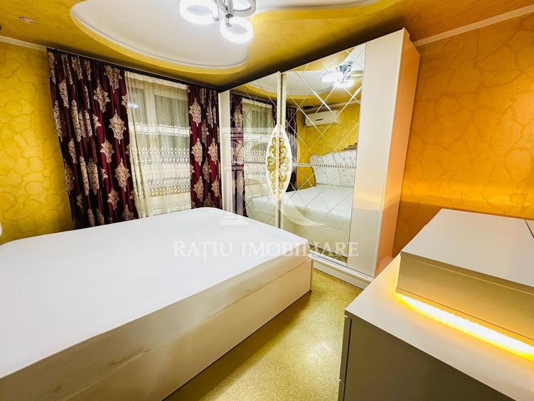 Casă individuală cu 5 camere cu Canalizare în Rogerius
