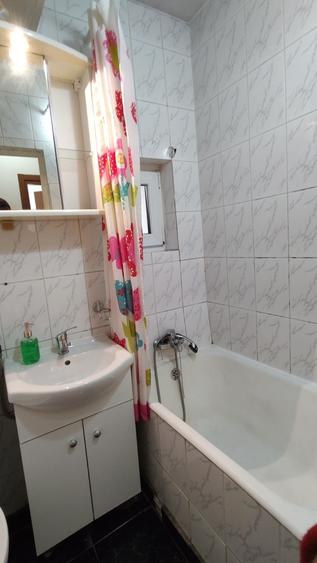 Apartament cu 2 camere semidecomandat în Gorjului