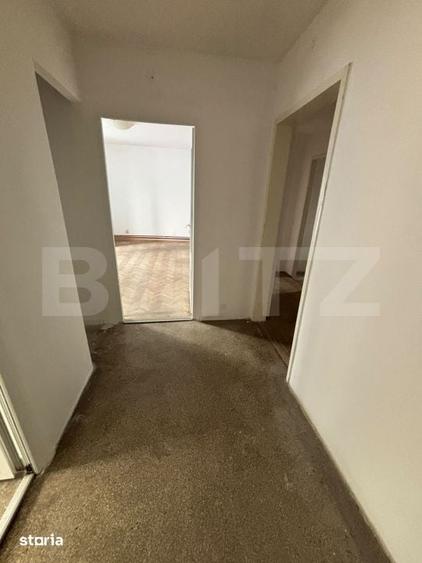 Apartament cu 3 camere decomandat în Vest