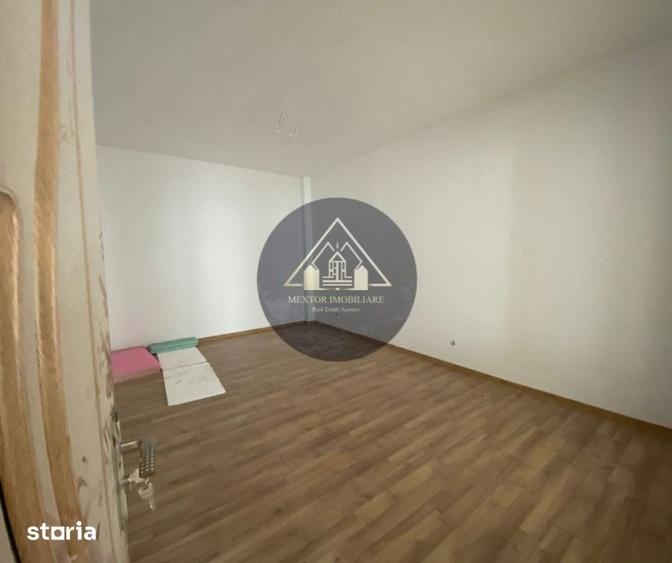 Apartament cu 3 camere semidecomandat în Central