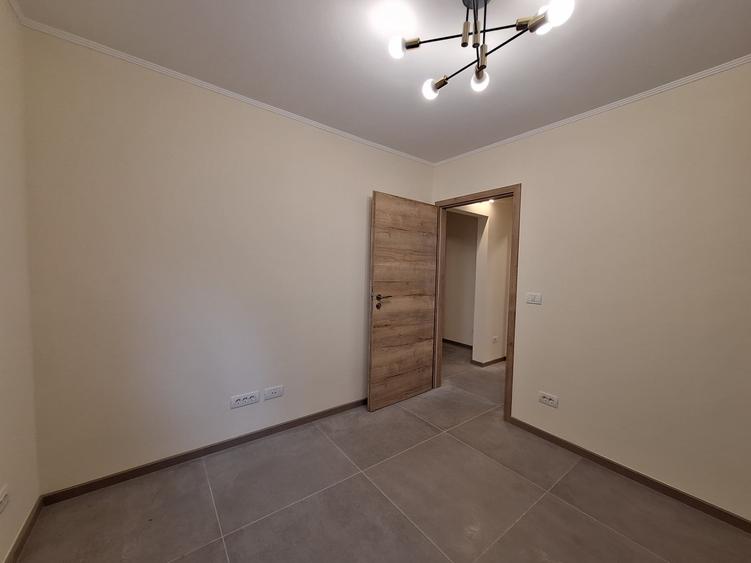 Apartament cu 3 camere decomandat în Complex Studențesc