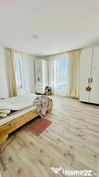 Casă cu 4 camere cu Teren 550 Mp în Săcueni