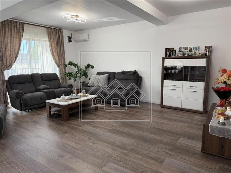Casă cu 4 camere cu Teren 264 Mp în Tineretului