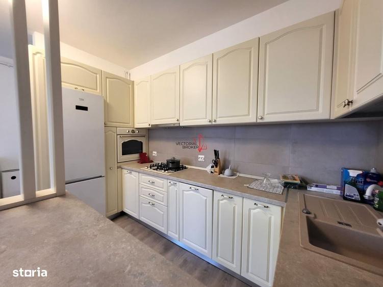 Apartament cu 3 camere decomandat în Titan