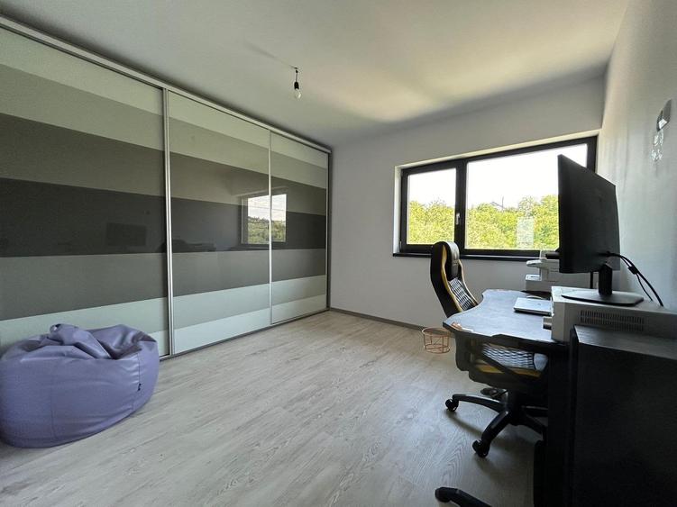 Casă cu 4 camere cu Teren 440 Mp în Breazu
