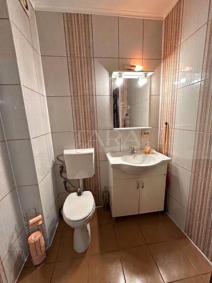 Apartament cu 3 camere semidecomandat, mobilat în Andrei Mureșanu