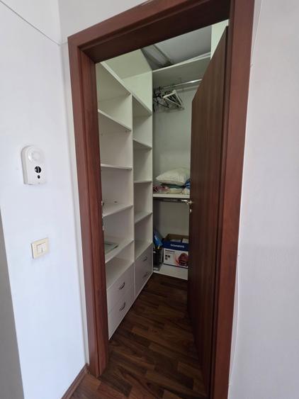 Garsonieră decomandată în Titan
