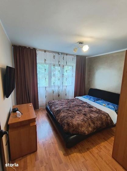 Apartament cu 3 camere decomandat în Micro 16