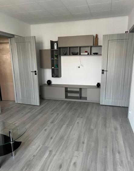 Apartament cu 2 camere semidecomandat, mobilat în Olteniței