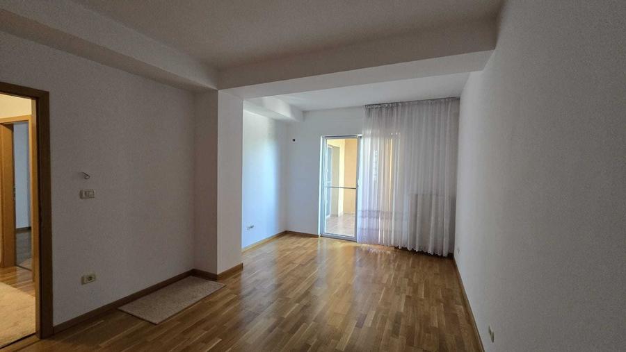 Proprietar vand apartament cu 2 camere, loc de parcare si boxa in bloc construit in 2008, Fratelia - 5