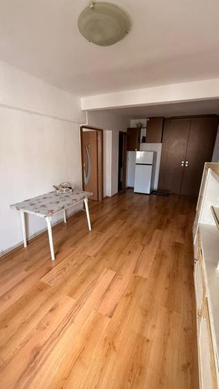 Apartament 2/3 camere zona micro - 1