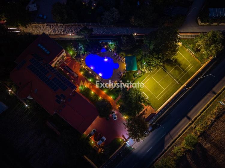 Casă individuală cu 19 camere cu Piscina în Pantelimon