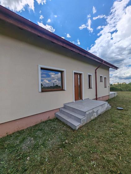 Casă cu Teren 259 Mp în Plopi