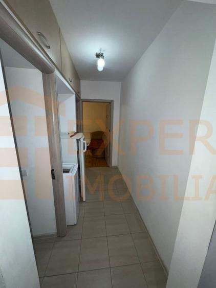 Apartament cu 3 camere semidecomandat, mobilat în Tomis Nord