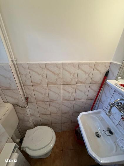 Apartament cu 3 camere semidecomandat în Andrei Mureșanu