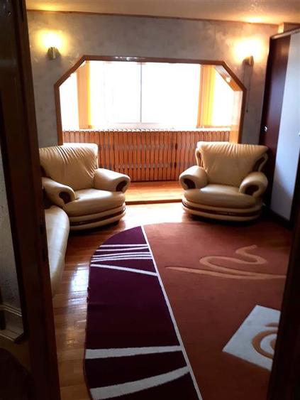 Apartament cu 3 camere decomandat în Buzaului