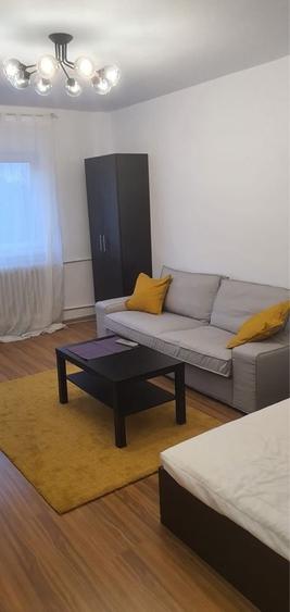 Garsonieră decomandată în Tineretului