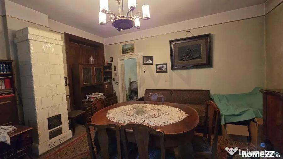 Apartament cu 3 camere semidecomandat în Romană