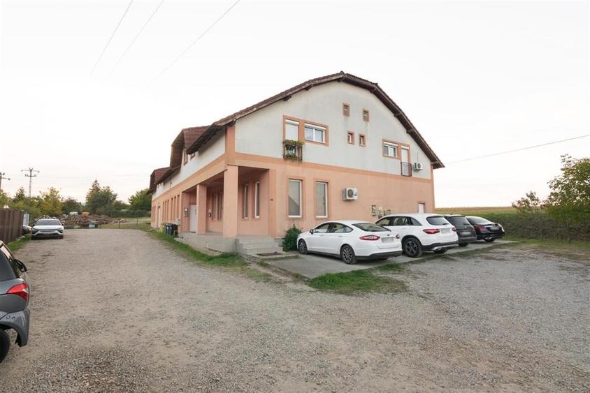 Apartament cu 3 camere decomandat în Paleu