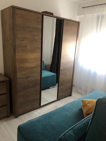 Apartament cu 3 camere semidecomandat în Pielești